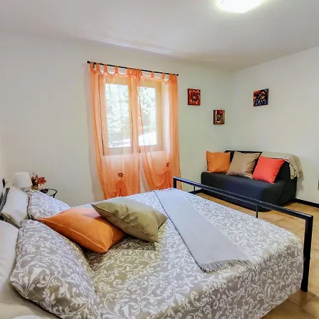 Del Nibbio-2 By Interhome * Carriola